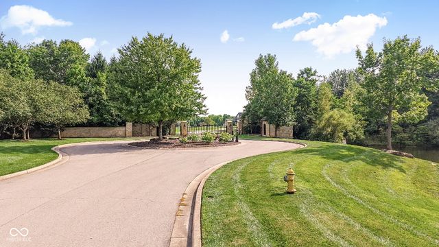 10470 Woodhall Lane, Carmel, IN 46032