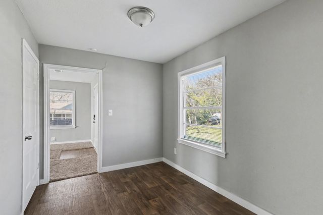 5129 Penrod Court, River Oaks, TX 76114