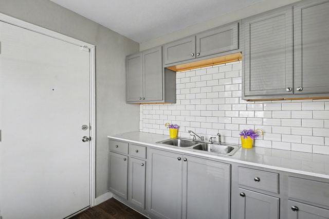 5129 Penrod Court, River Oaks, TX 76114