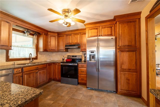 9 Kathleen Drive, Warren, RI 02885
