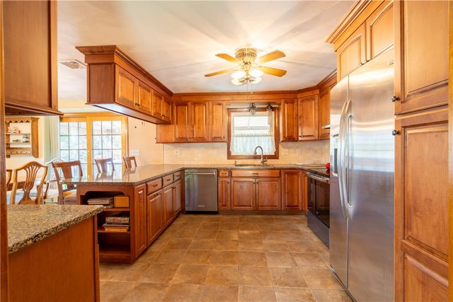 9 Kathleen Drive, Warren, RI 02885