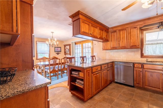 9 Kathleen Drive, Warren, RI 02885