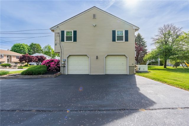9 Kathleen Drive, Warren, RI 02885