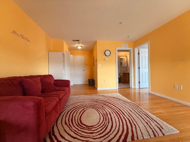 58 Almont 11, Malden, MA 02148