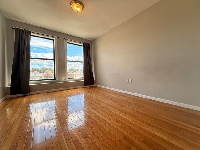 58 Almont 11, Malden, MA 02148
