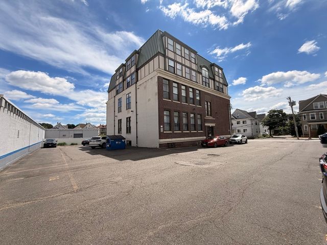58 Almont 11, Malden, MA 02148