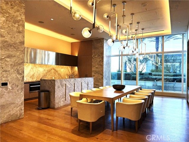 877 Francisco 517, Los Angeles, CA 90017