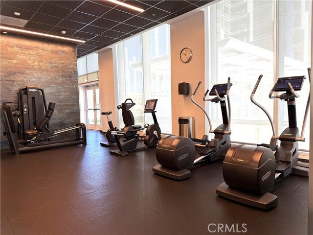 877 Francisco 517, Los Angeles, CA 90017