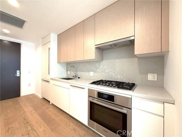 877 Francisco 517, Los Angeles, CA 90017