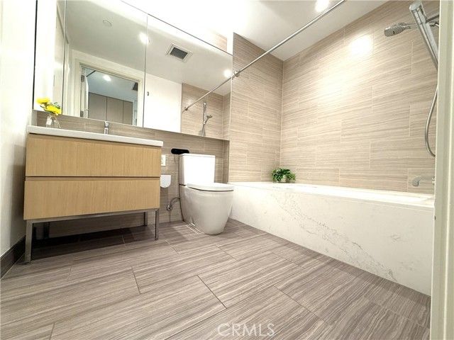 877 Francisco 517, Los Angeles, CA 90017