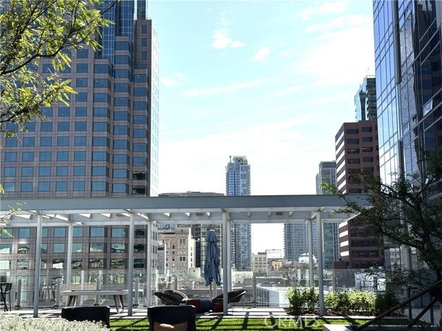 877 Francisco 517, Los Angeles, CA 90017