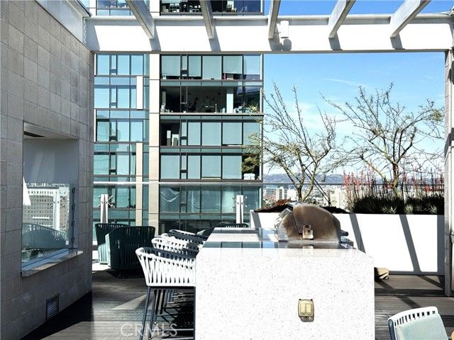 877 Francisco 517, Los Angeles, CA 90017