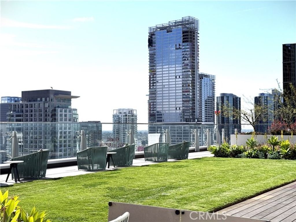 877 Francisco 517, Los Angeles, CA 90017