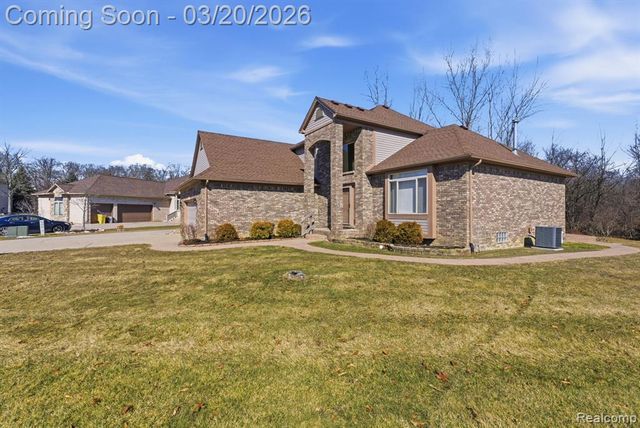 35950 Tamarack Court, New Baltimore, MI 48047