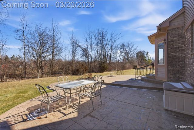 35950 Tamarack Court, New Baltimore, MI 48047