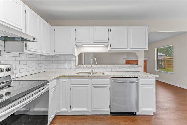 2806 Victoria Park Dr, Corpus Christi, TX 78414