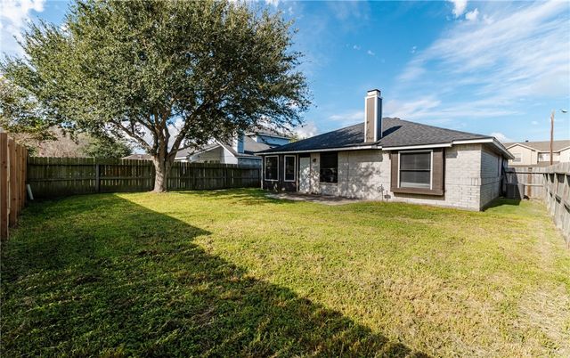 2806 Victoria Park Dr, Corpus Christi, TX 78414