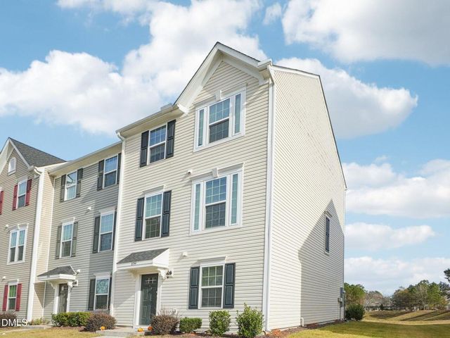 8744 Red Canyon Way, Raleigh, NC 27616