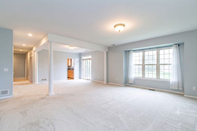 6 Beaconsfield Court, Lincolnshire, IL 60069