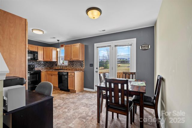 20 Barnett Shoals Drive, Weaverville, NC 28787