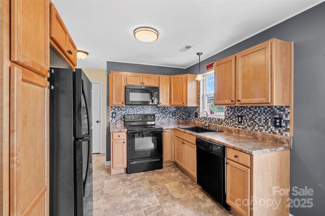 20 Barnett Shoals Drive, Weaverville, NC 28787
