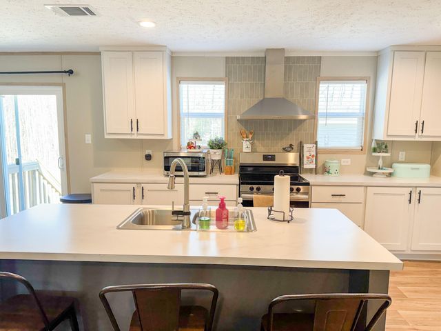 1323 Van Dyke Road, Cottageville, SC 29435