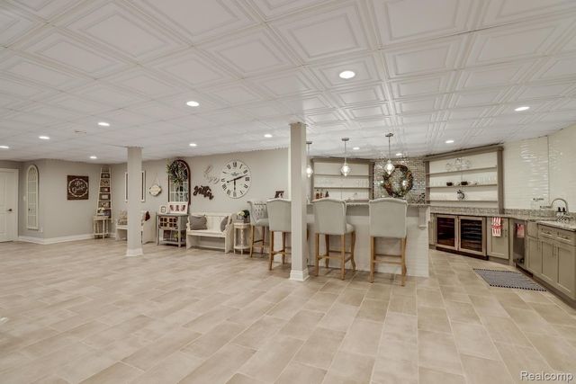 3960 HARVEST CREEK Court, Oakland Charter Township, MI 48306