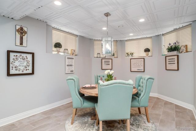 3960 HARVEST CREEK Court, Oakland Charter Township, MI 48306