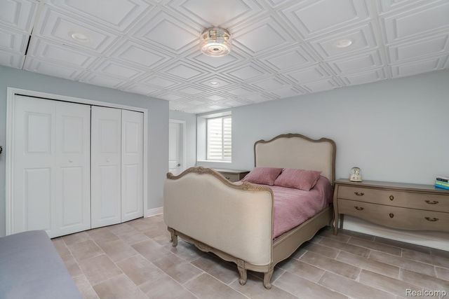 3960 HARVEST CREEK Court, Oakland Charter Township, MI 48306