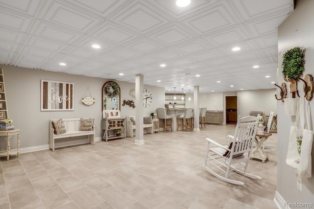 3960 HARVEST CREEK Court, Oakland Charter Township, MI 48306