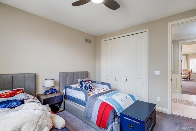 3960 HARVEST CREEK Court, Oakland Charter Township, MI 48306