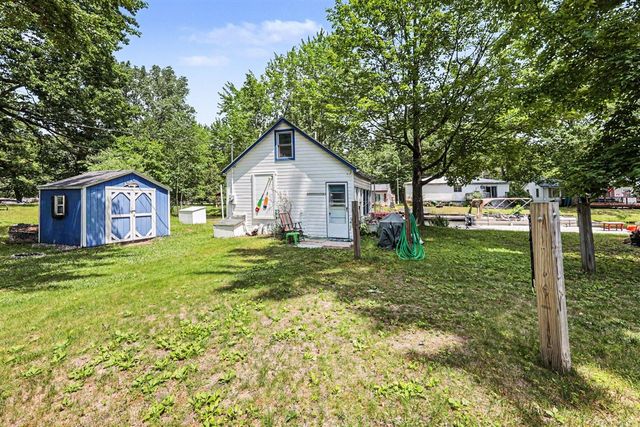 11482 Lakeshore Drive, Lakeview, MI 48850