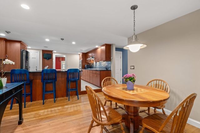 42 Sheridan Rd, Wellesley, MA 02481