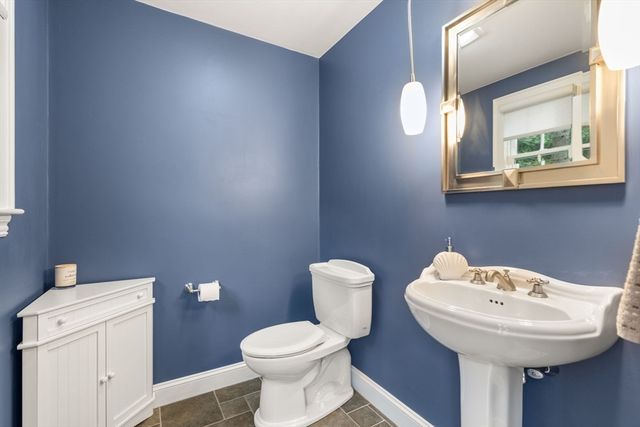 42 Sheridan Rd, Wellesley, MA 02481