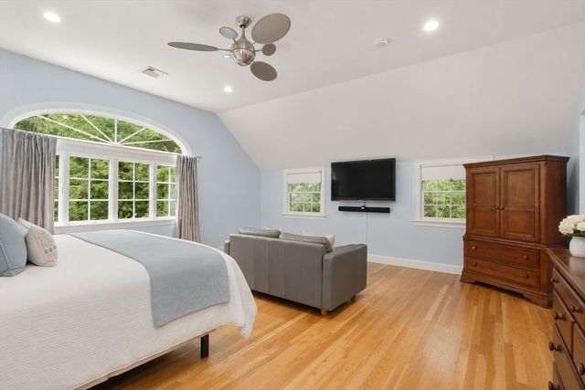 42 Sheridan Rd, Wellesley, MA 02481