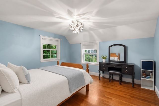 42 Sheridan Rd, Wellesley, MA 02481