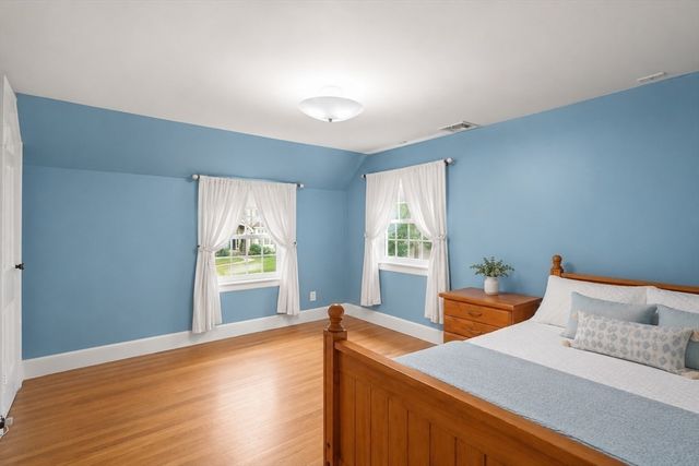 42 Sheridan Rd, Wellesley, MA 02481