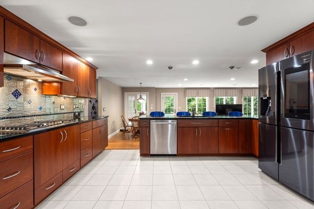 42 Sheridan Rd, Wellesley, MA 02481