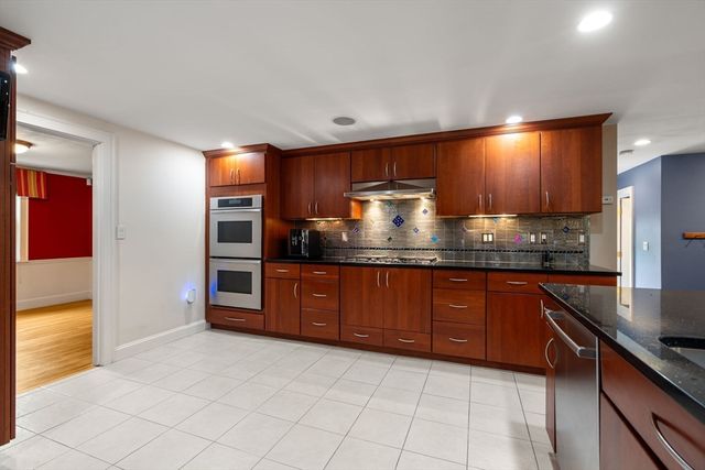 42 Sheridan Rd, Wellesley, MA 02481