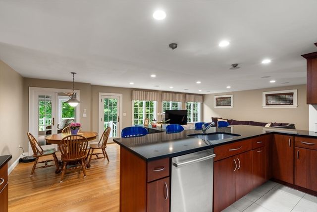 42 Sheridan Rd, Wellesley, MA 02481