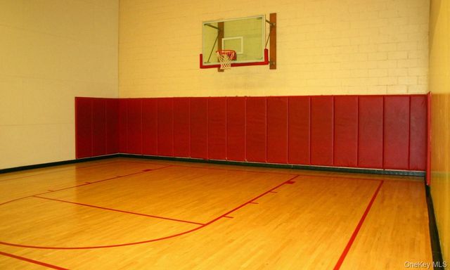 1 Bay Club Drive 4Y, Bayside, NY 11360