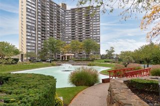1 Bay Club Drive 4Y, Bayside, NY 11360