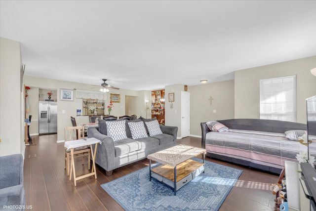 864 Lansing Court 864, Vernon Hills, IL 60061