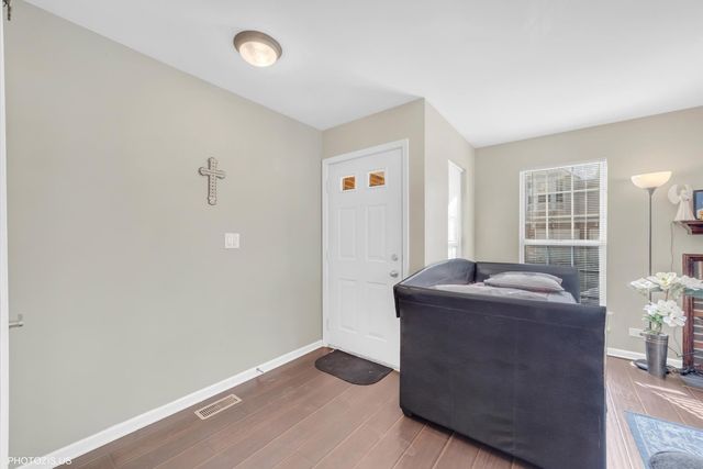 864 Lansing Court 864, Vernon Hills, IL 60061