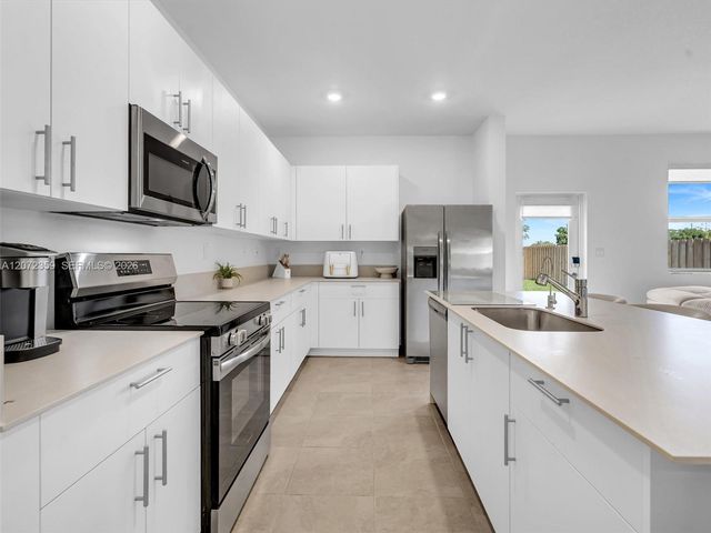 2832 SE 23rd Avenue, Homestead, FL 33035