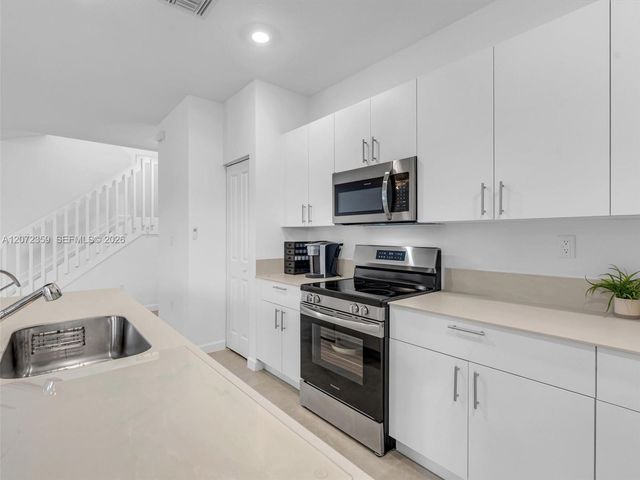 2832 SE 23rd Avenue, Homestead, FL 33035
