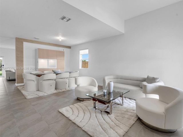 2832 SE 23rd Avenue, Homestead, FL 33035