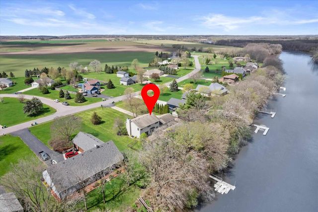 6237 S Edgewater Drive, Beloit, WI 53511