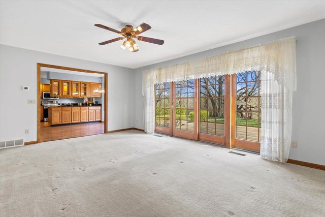 6237 S Edgewater Drive, Beloit, WI 53511