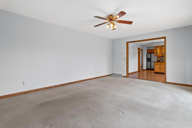 6237 S Edgewater Drive, Beloit, WI 53511